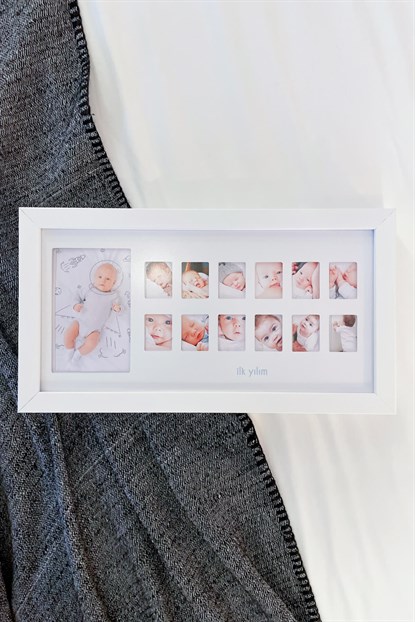 BBM-3003ANNE & BEBEKİlk Yılım Fotoğraf Anı Çerçevesi - Dekoratif Bebek Odası 12 Aylık Resim Hatıra ÇerçevesiFufizu
